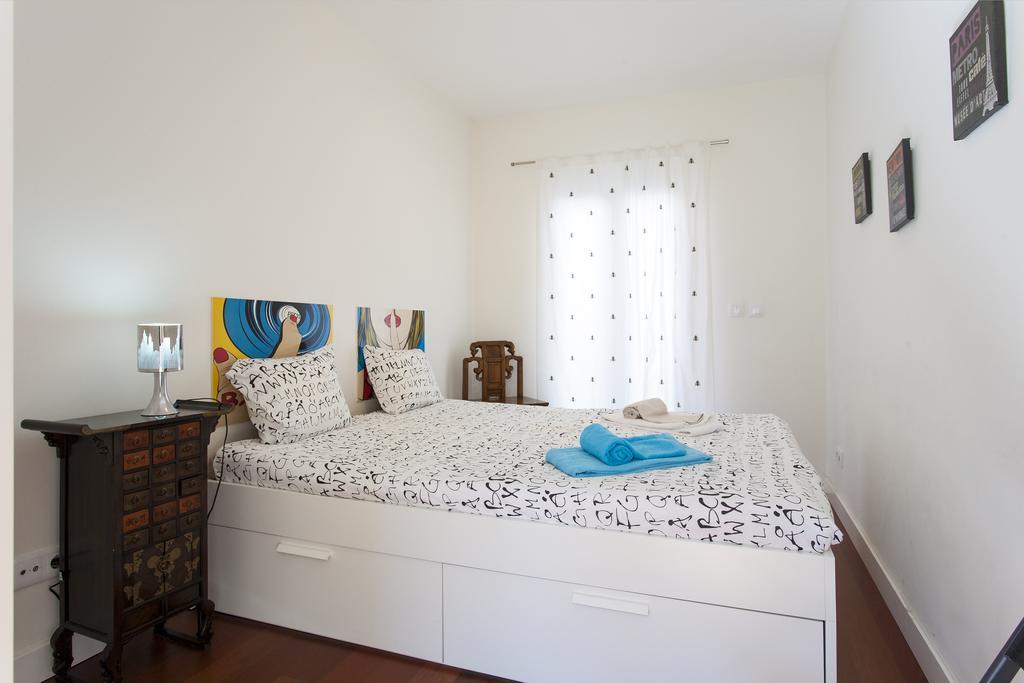 ALTIDO Joyful 2BR Apt with terrace nearby São Bento Palace Lisboa Exterior foto