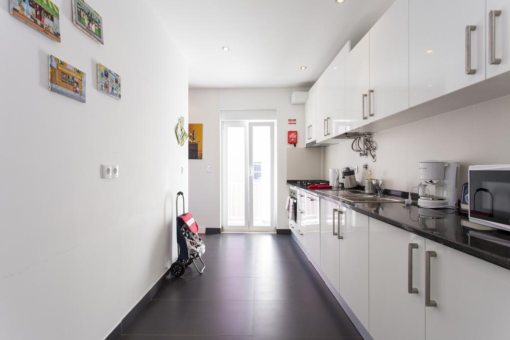 ALTIDO Joyful 2BR Apt with terrace nearby São Bento Palace Lisboa Exterior foto