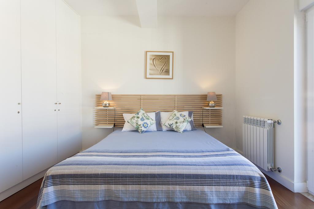 ALTIDO Joyful 2BR Apt with terrace nearby São Bento Palace Lisboa Quarto foto