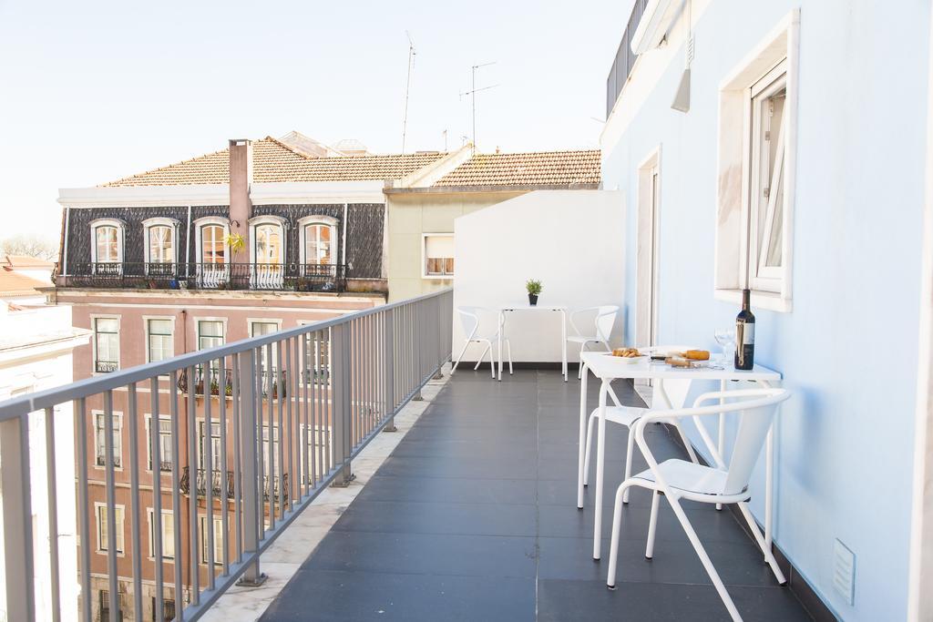 ALTIDO Joyful 2BR Apt with terrace nearby São Bento Palace Lisboa Quarto foto