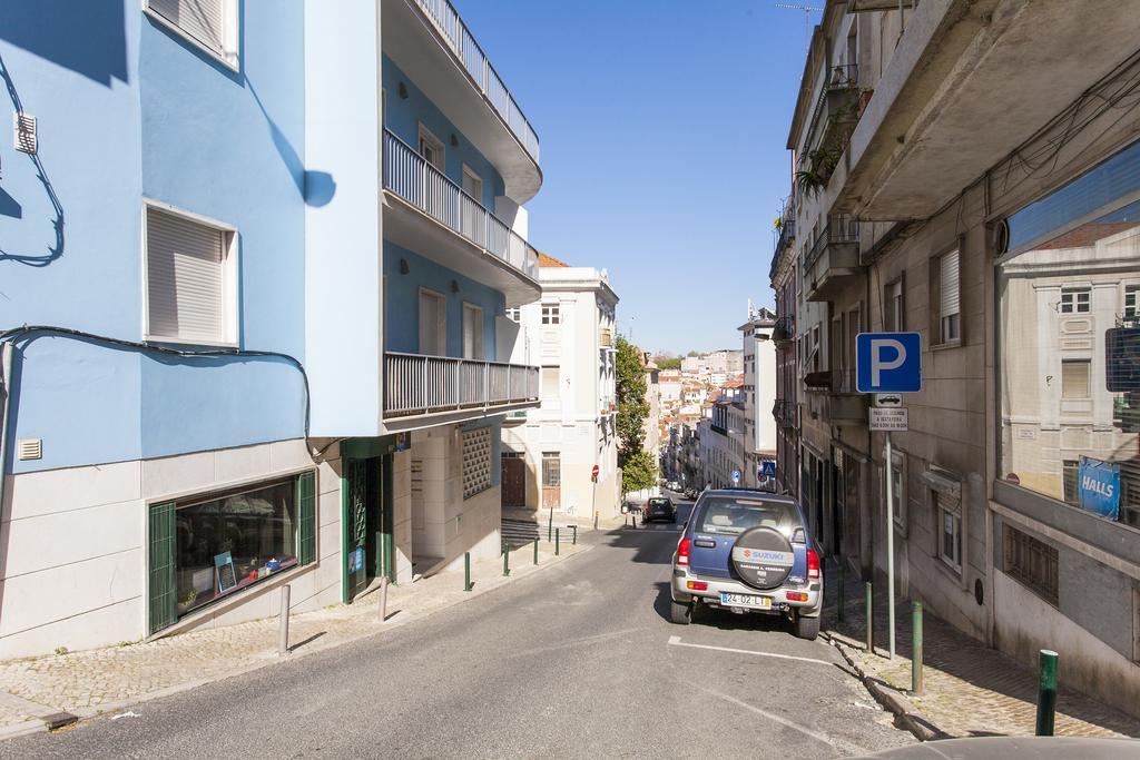ALTIDO Joyful 2BR Apt with terrace nearby São Bento Palace Lisboa Quarto foto