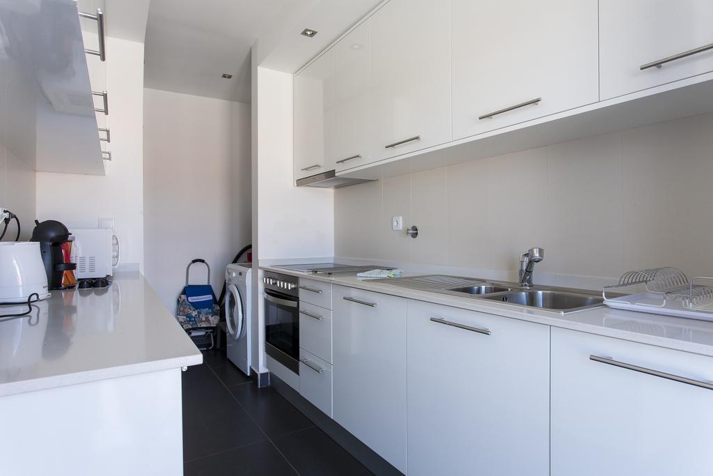 ALTIDO Joyful 2BR Apt with terrace nearby São Bento Palace Lisboa Exterior foto