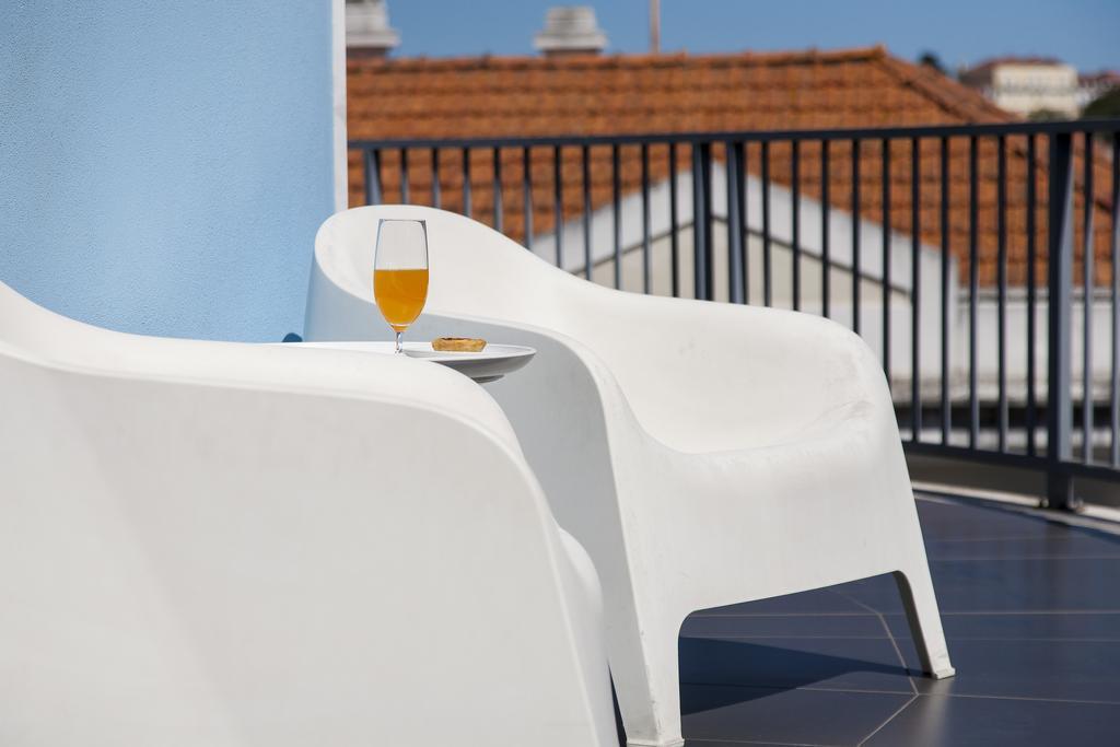 ALTIDO Joyful 2BR Apt with terrace nearby São Bento Palace Lisboa Exterior foto