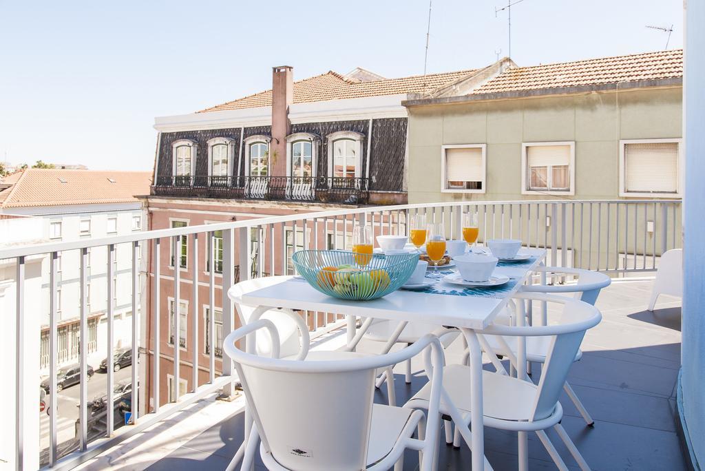 ALTIDO Joyful 2BR Apt with terrace nearby São Bento Palace Lisboa Exterior foto