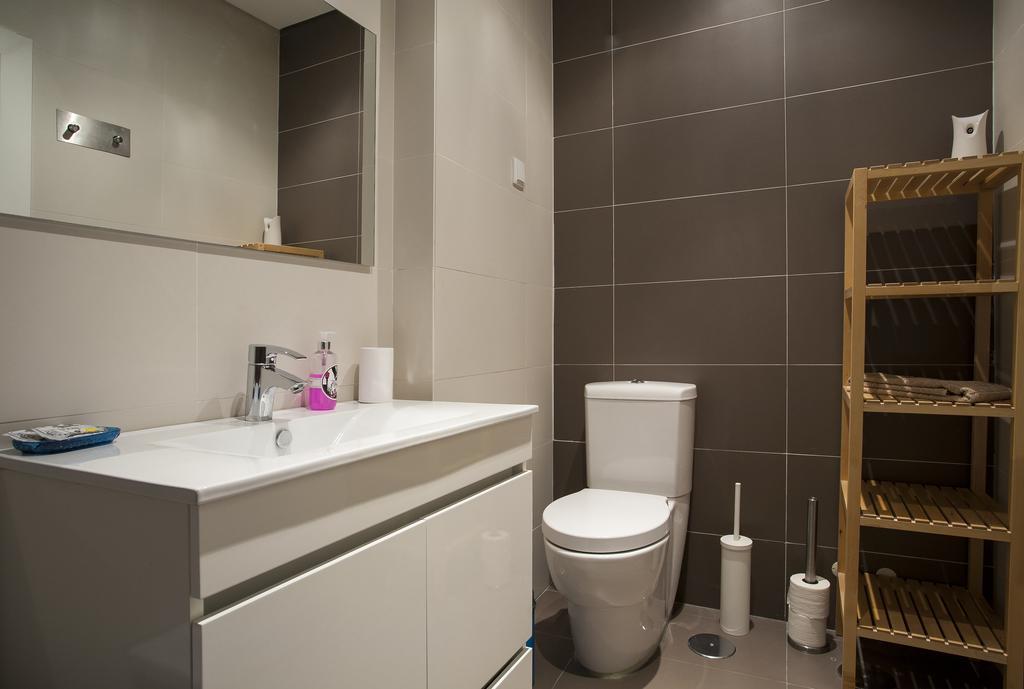 ALTIDO Joyful 2BR Apt with terrace nearby São Bento Palace Lisboa Exterior foto